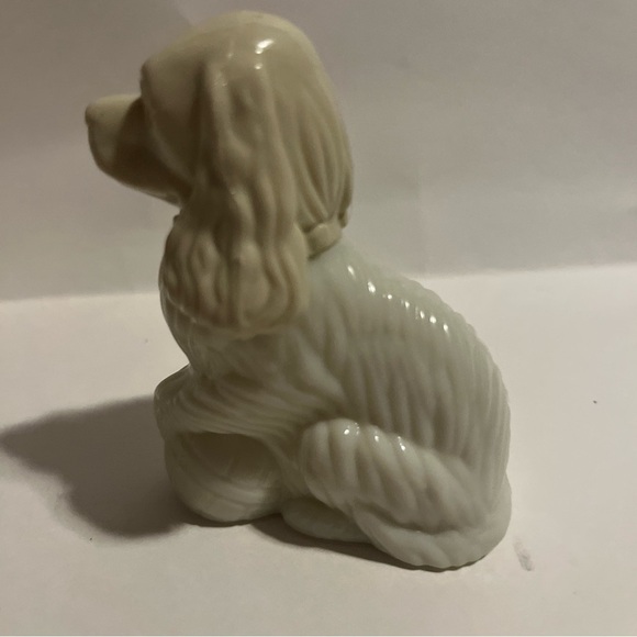 AVON COLLECTIBLE "COCKER SPANIEL" DECANTER - WHITE- 3"L x 2"W x 3 3/4"H - EMPTY - Picture 5 of 7